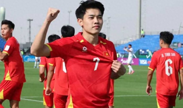 欧冠官方app-0-1爆冷!1-0绝杀!U23亚洲杯：黑马3连胜,夺冠热门出局,中国队喜讯