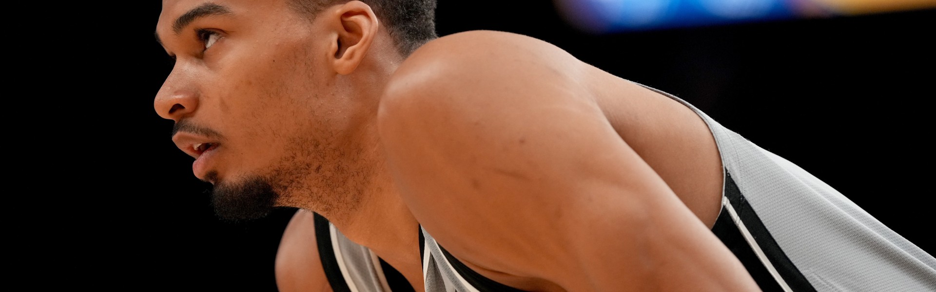 欧冠app下载-埃利奥特：文班有科比的那种心态 他不是来交朋友的&amp;只想赢球