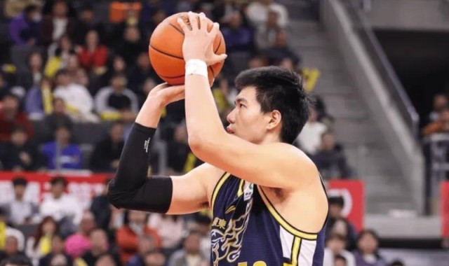 欧冠app下载-广东大胜同曦！焦泊乔暴走，三外集体打铁，郭昊文哑火！