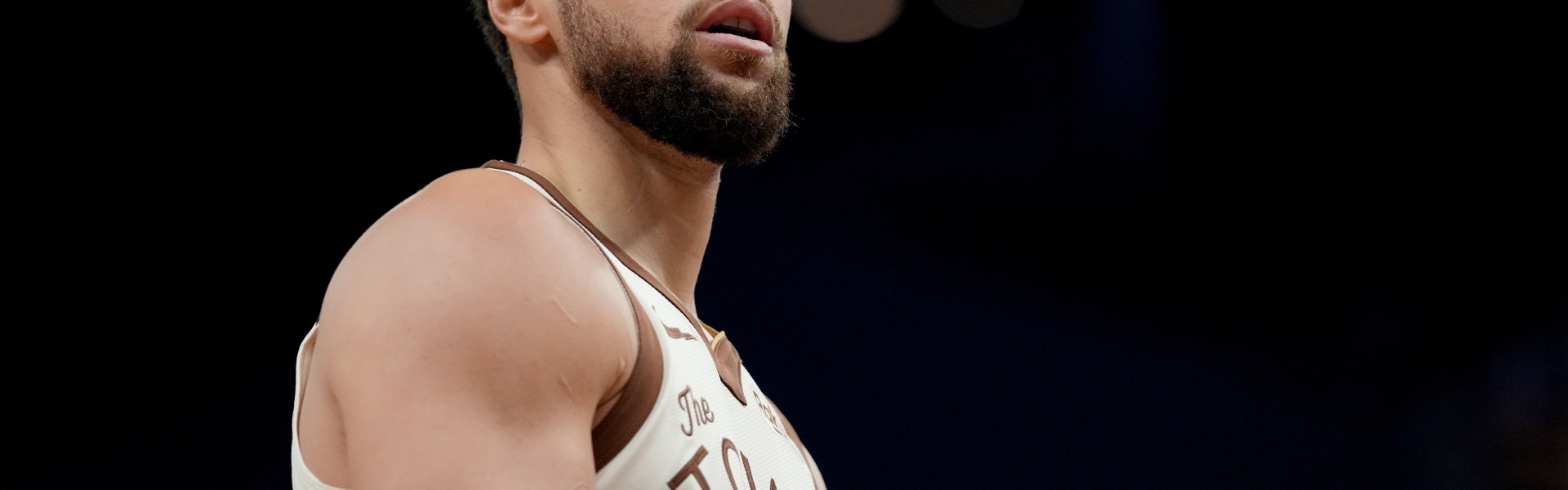 欧冠官方app-还得再缺至少5场！勇士过去15年有库里胜率68.5% 无库里37.4%