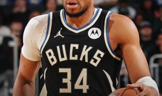 欧冠手机观看-23分钟31+14！反关节猛人！字母太疯狂了！